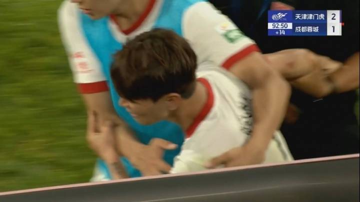 皇冠信用开户
_看不下去了皇冠信用开户
!蓉城球迷赛后留言刷屏要求俱乐部为韦世豪发声