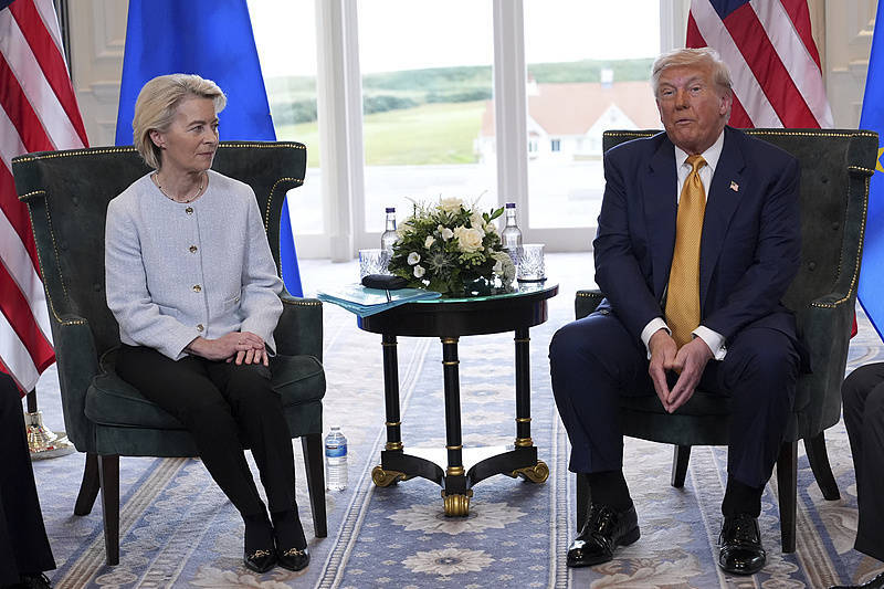 皇冠信用网会员开户申请
_美国与欧盟达成15%税率关税协议