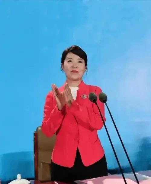 如何代理皇冠信用网_正部级美女大员被查！千万华服堆满多套住宅如何代理皇冠信用网，化妆团队提前数小时待命~