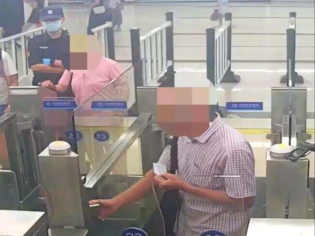 布拉加U23 vs维赛拉U23_79岁老伯为见其相亲对象“翠花”布拉加U23 vs维赛拉U23，将身份证改小10岁 被发现后不忘叮嘱民警“能不能不告诉她”