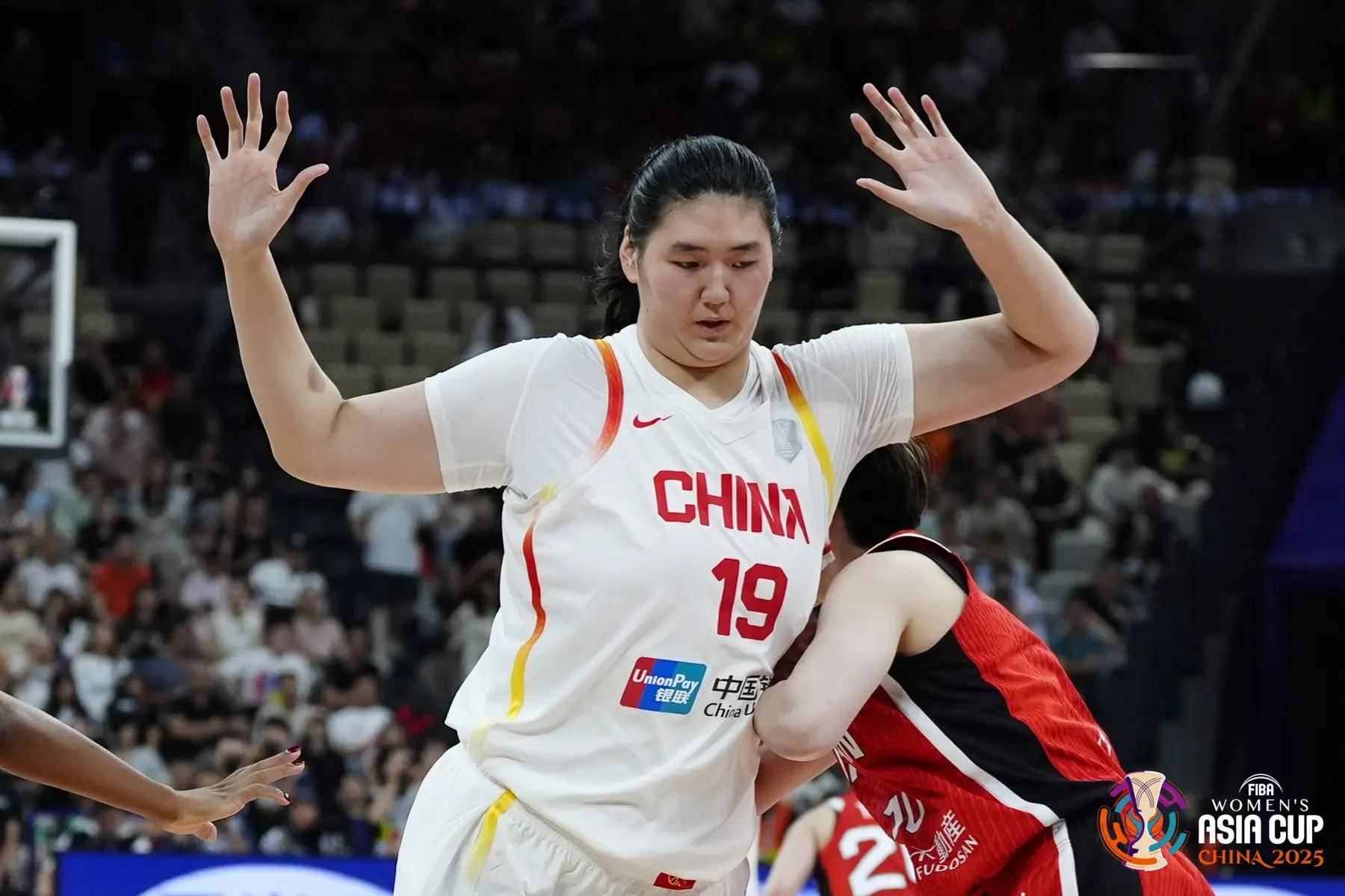 瑞士vs科索沃足球_连拉带拽瑞士vs科索沃足球！宫鲁鸣：亚洲杯张子宇遭遇对手坏动作