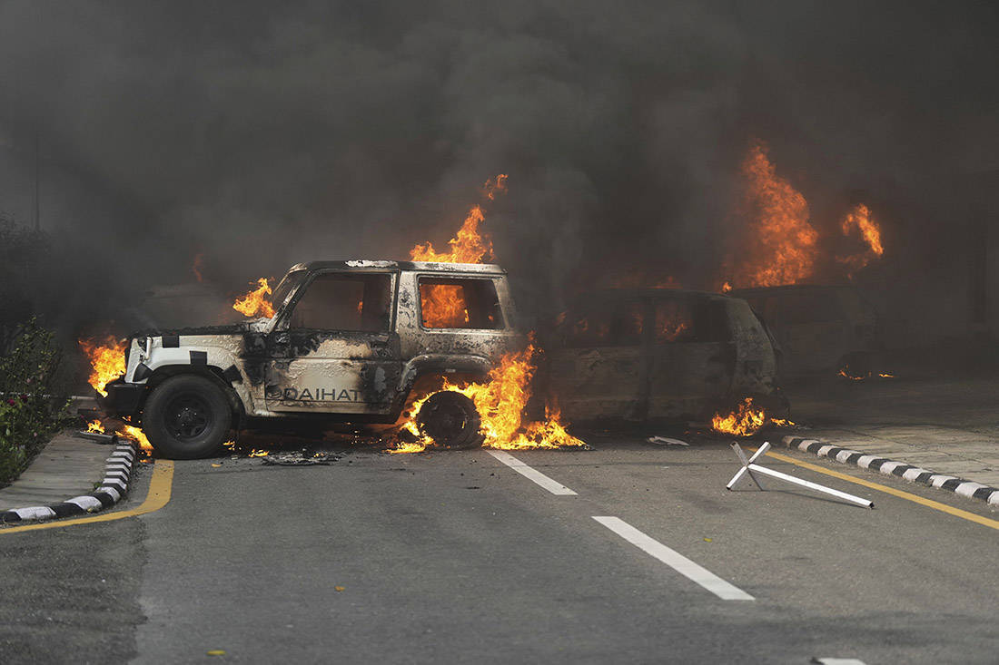 尼泊尔前总理卡纳尔住所被烧皇冠信用,妻子重伤送医后去世_皇冠信用