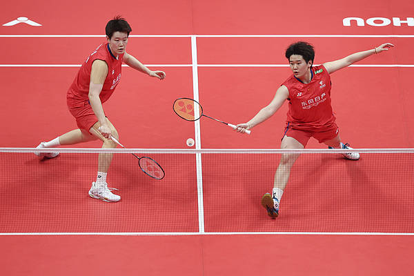 皇冠信用网会员开户_国羽闯入总决赛四项决赛皇冠信用网会员开户，最保险的女双却出意外，“圣坛”组合泪别2025年