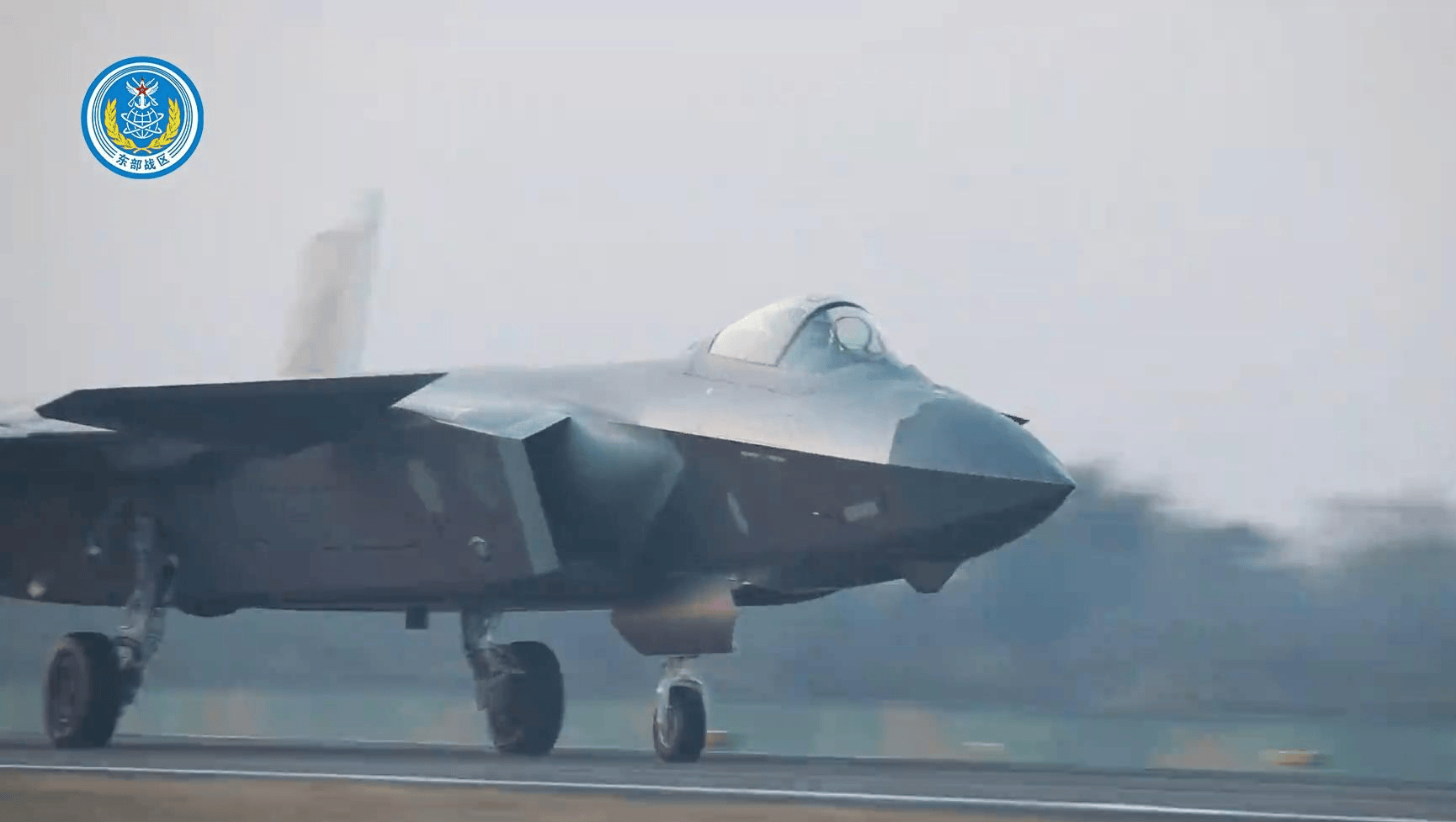 皇冠信用网体育
_111门海马斯射程覆盖福建沿海皇冠信用网体育
,歼-20完全体亮相,战时必将其摧毁