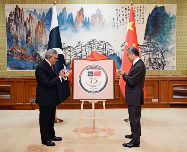 皇冠A盘
_王毅:皇冠A盘
我们从不认为哪一个国家可以充当国际警察