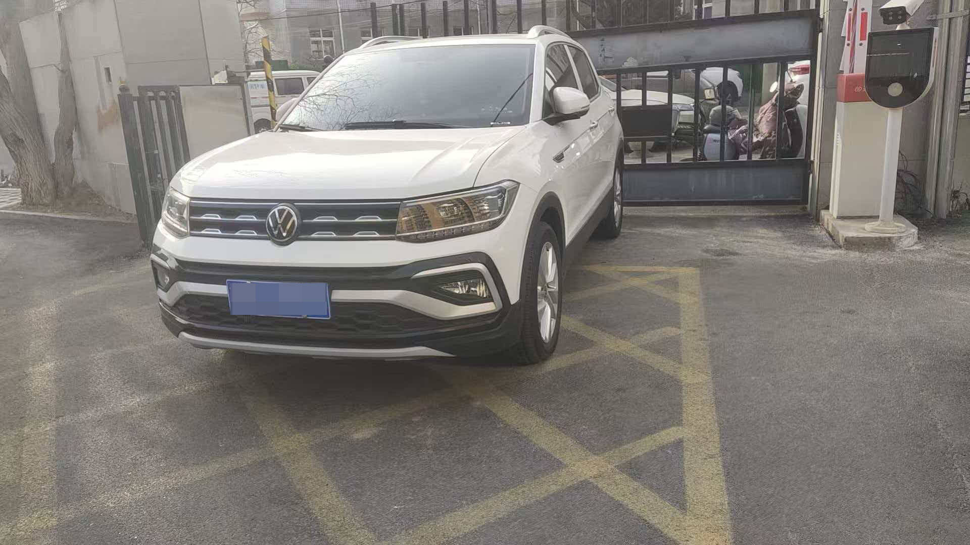 皇冠信用盘申请
_北京石景山一私家车占消防通道皇冠信用盘申请
,多次提醒拒不挪离被清理拖运