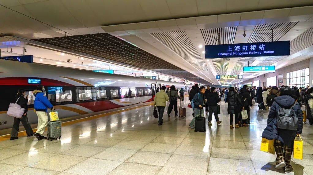 皇冠信用需要押金吗_全程1318公里皇冠信用需要押金吗，中间只停一站！探访京沪间最快列车