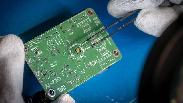 皇冠会员
_荷兰一纸调令皇冠会员
,安世半导体究竟成了谁的筹码?中方48小时内强势回应